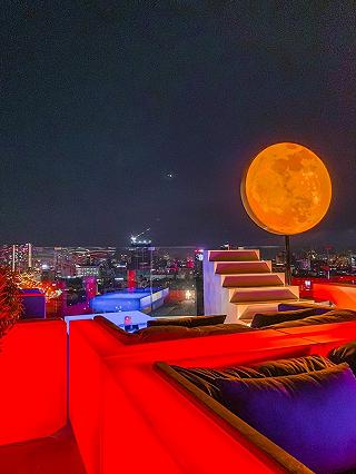 EPIC SKY LOUNGE - check in siêu trăng- săn hình sống ảo - ảnh 6 epic sky lounge - check in sieu trang- san hinh song ao - anh 6