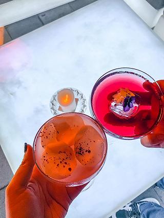 EPIC SKY LOUNGE - check in siêu trăng- săn hình sống ảo - ảnh 4 epic sky lounge - check in sieu trang- san hinh song ao - anh 4