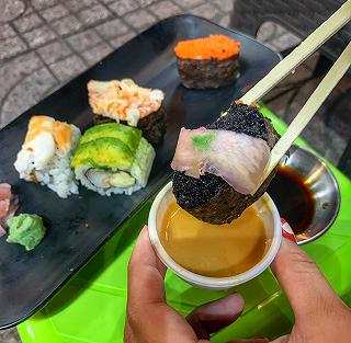 XE SUSHI VIÊN KÈM PHÁ LẤU BÒ NGON RẺ - ảnh 2 xe sushi vien kem pha lau bo ngon re - anh 2