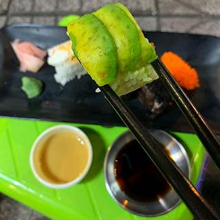 XE SUSHI VIÊN KÈM PHÁ LẤU BÒ NGON RẺ - ảnh 3 xe sushi vien kem pha lau bo ngon re - anh 3