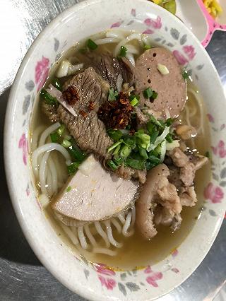 Bún bò 31 Mạc Đĩnh Chi - Có ngon như lời đồn - ảnh 1 bun bo 31 mac dinh chi - co ngon nhu loi don - anh 1