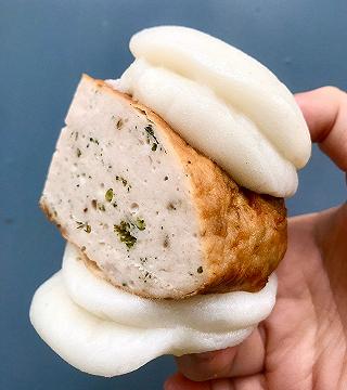 Tiệm Giò Chả nóng hổi bán nhanh như chớp - Muốn ăn phải tranh thủ đi sớm - ảnh 1 tiem gio cha nong hoi ban nhanh nhu chop - muon an phai tranh thu di som - anh 1