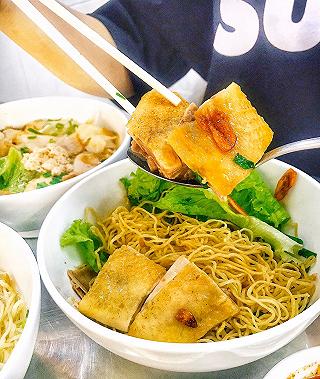“Mì Gà Chặt” gia truyền độc nhất ở Gò Vấp - ảnh 1 “mi ga chat” gia truyen doc nhat o go vap - anh 1