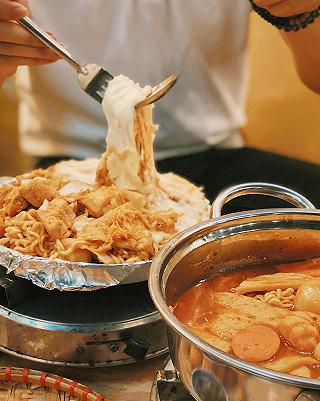 Khám phá các món Phô Mai xịn chuẩn giá Việt tại Nhà Phô Mai. - ảnh 2 kham pha cac mon pho mai xin chuan gia viet tai nha pho mai. - anh 2