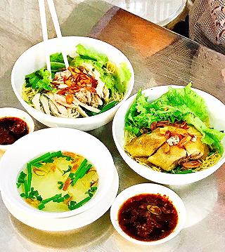 🍜Phát hiện “tô mì gà chặt” gia truyền “hiếm có dễ tìm” tại Gò Vấp - ảnh 3 🍜phat hien “to mi ga chat” gia truyen “hiem co de tim” tai go vap - anh 3
