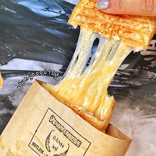 Bánh Mì Venom Cheese - ảnh 3 banh mi venom cheese - anh 3