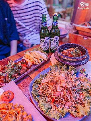 Lan Quế Phường- Phố Hồng Kông về đêm bên hông đất Cố Đô - ảnh 1 lan que phuong- pho hong kong ve dem ben hong dat co do - anh 1