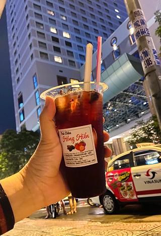 Trà Dâu vỉa hè Đông Du - ảnh 1 tra dau via he dong du - anh 1
