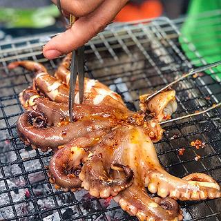 Cay phê tới miếng cuối cùng BẠCH TUỘC NƯỚNG SATẾ ngon thần sầu - ảnh 6 cay phe toi mieng cuoi cung bach tuoc nuong sate ngon than sau - anh 6