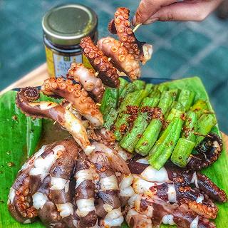 Cay phê tới miếng cuối cùng BẠCH TUỘC NƯỚNG SATẾ ngon thần sầu - ảnh 1 cay phe toi mieng cuoi cung bach tuoc nuong sate ngon than sau - anh 1