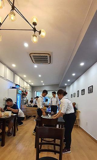 Quán phở gia truyền tiêu chuẩn 5 sao - ảnh 6 quan pho gia truyen tieu chuan 5 sao - anh 6