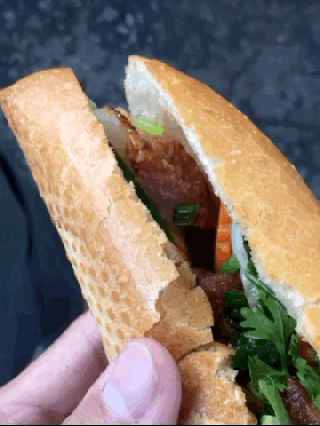 ĐỘC ĐÁO BÁNH MÌ SƯỜN BÌ CHẢ ???? - ảnh 1 doc dao banh mi suon bi cha ???? - anh 1