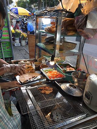 ĐỘC ĐÁO BÁNH MÌ SƯỜN BÌ CHẢ ???? - ảnh 6 doc dao banh mi suon bi cha ???? - anh 6