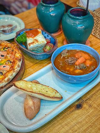 MÚA MÌ THÌ XEM QUEN ÒY, NAY VỪA ĂN VỪA XEM MÚA PIZZA NHA QUÝ DỊ 😌 - ảnh 4 mua mi thi xem quen oy, nay vua an vua xem mua pizza nha quy di 😌 - anh 4