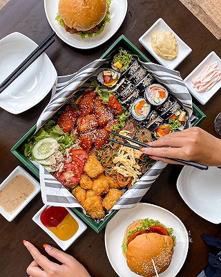 Box đồ Hàn,burger nhiều món lạ ngon té xỉu có chỗ ngồi xinh như quán cà phê - ảnh 5 box dồ hàn,burger nhiều món lao ngon té xỉu có chỗ ngồi xinh như quán cà phê - anh 5