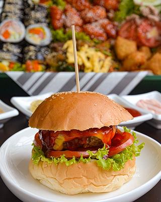Box đồ Hàn,burger nhiều món lạ ngon té xỉu có chỗ ngồi xinh như quán cà phê - ảnh 3 box dồ hàn,burger nhiều món lao ngon té xỉu có chỗ ngồi xinh như quán cà phê - anh 3