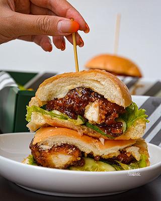 Box đồ Hàn,burger nhiều món lạ ngon té xỉu có chỗ ngồi xinh như quán cà phê - ảnh 6 box dồ hàn,burger nhiều món lao ngon té xỉu có chỗ ngồi xinh như quán cà phê - anh 6