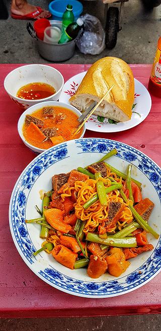 PHÁ LẤU NÚP HẺM HƠN 30 NĂM TẠI SÀI GÒN - ảnh 1 pha lau nup hem hon 30 nam tai sai gon - anh 1
