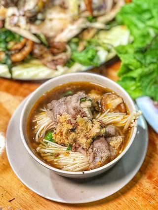 Quán đồ nướng toàn “mồi bén” khu Tân Phú - ảnh 6 quan do nuong toan “moi ben” khu tan phu - anh 6