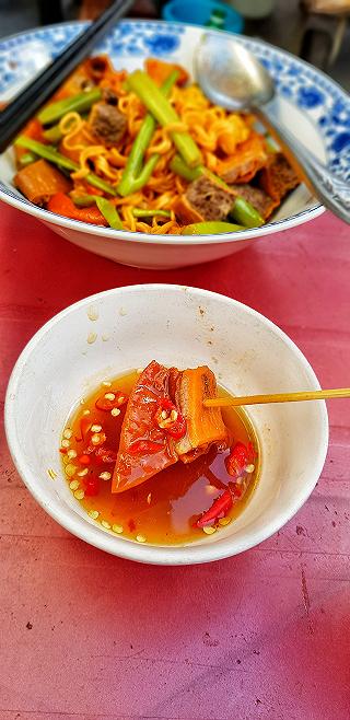 PHÁ LẤU NÚP HẺM HƠN 30 NĂM TẠI SÀI GÒN - ảnh 4 pha lau nup hem hon 30 nam tai sai gon - anh 4