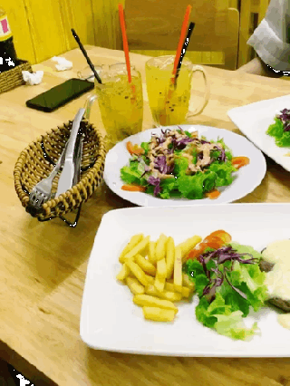 GẦN CUÔI THÁNG MÀ MUỐN ĂN CHANH SẢ THÌ GHÉ ĐÂY - ảnh 1 gan cuoi thang ma muon an chanh sa thi ghe day - anh 1