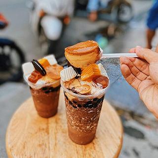 FAN MI LÔ DẦM LÀM SAO BỎ QUA LY SIZE KHỔNG LỒ TRÀN NGẬP TOPPING MÀ GIÁ HẠT DẺ CHỈ TỪ 13K 🤤 - ảnh 5 fan mi lô dầm làm sao bỏ qua ly size khổng lồ tràn ngaôp topping mà giá haot dẻ chỉ từ 13k 🤤 - anh 5