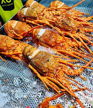 Cuộc chiến của những chú hải sản trong sốt Cajun - ảnh 2 cuoc chien cua nhung chu hai san trong sot cajun - anh 2