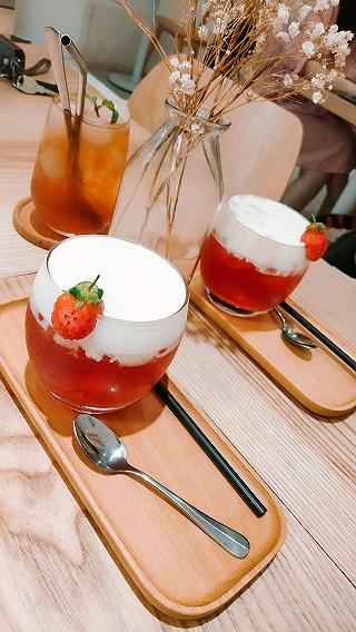Nhờ nhân viên quán chụp hình hộ và cái kết... - ảnh 1 nho nhan vien quan chup hinh ho va cai ket... - anh 1
