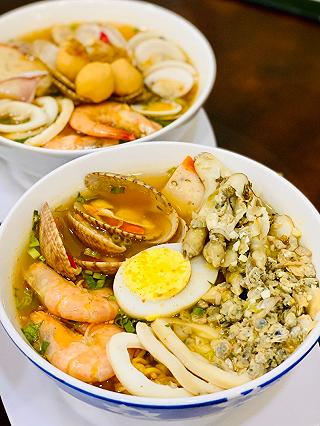 Đi Saigon ăn Bún Cay “ xém “ Thái - ảnh 4 di saigon ăn bún cay “ xém “ thái - anh 4