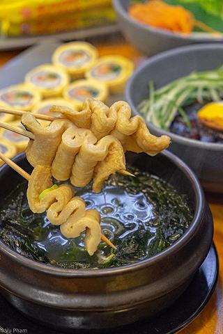 ĐI ĂN MÌ TƯƠNG ĐEN MÀ LỠ MÊ MÓN THỊT NƯỚNG QUÁ GIỜ LÀM SAO!!! - ảnh 5 di an mi tuong den ma lo me mon thit nuong qua gio lam sao!!! - anh 5