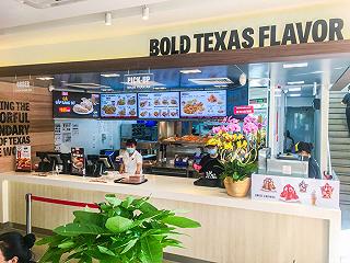 TEXAS CHICKEN PHAN VĂN TRỊ KHAI TRƯƠNG VỚI DIỆN MẠO HOÀN TOÀN MỚI - ảnh 3 texas chicken phan van tri khai truong voi dien mao hoan toan moi - anh 3