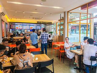TEXAS CHICKEN PHAN VĂN TRỊ KHAI TRƯƠNG VỚI DIỆN MẠO HOÀN TOÀN MỚI - ảnh 6 texas chicken phan van tri khai truong voi dien mao hoan toan moi - anh 6