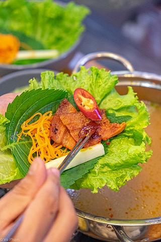 ĐI ĂN MÌ TƯƠNG ĐEN MÀ LỠ MÊ MÓN THỊT NƯỚNG QUÁ GIỜ LÀM SAO!!! - ảnh 6 di an mi tuong den ma lo me mon thit nuong qua gio lam sao!!! - anh 6