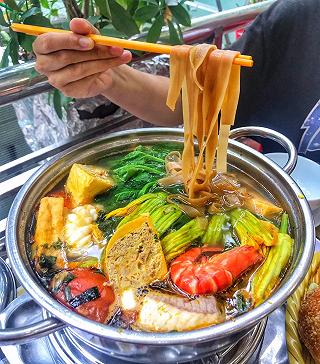 Xử đẹp nguyên nồi "Lẩu Riêu Cua Hải Sản" - giá hạt dẻ mà chất lượng khỏi chê - ảnh 1 xu dep nguyen noi "lau rieu cua hai san" - gia hat de ma chat luong khoi che - anh 1