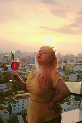 BiG CITY GIRL NGẮM HOÀNG HÔN HAY KẺ CƯỚP MẶT TRĂNG SIÊU HOÀNH TRÁNG - ảnh 2 big city girl ngam hoang hon hay ke cuop mat trang sieu hoanh trang - anh 2