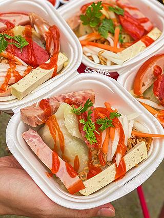 BÁNH GIÒ CHỈ 20K NGẬP TOPPING‼️ CHẢO ĐỒ CHIÊN NGẬP TRỜI ĂN KÈM 7 LOẠI SỐT - ảnh 4 bánh giò chỉ 20k ngaôp topping‼️ chảo dồ chiên ngaôp trời ăn kèm 7 loaoi sốt - anh 4