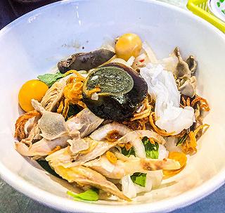 Bánh Ướt Lòng Gà Ngân - Ăn Liền Hông Cần Phân Vân - ảnh 1 banh uot long ga ngan - an lien hong can phan van - anh 1