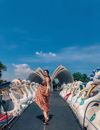 CHỈ CÓ MỘT NGÀY NGHỈ , MÌNH ĐI ĐÂU HẢ BẠN THÂN ? - ảnh 3 chi co mot ngay nghi , minh di dau ha ban than ? - anh 3