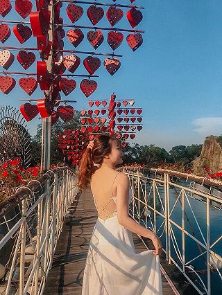 CHỈ CÓ MỘT NGÀY NGHỈ , MÌNH ĐI ĐÂU HẢ BẠN THÂN ? - ảnh 5 chi co mot ngay nghi , minh di dau ha ban than ? - anh 5