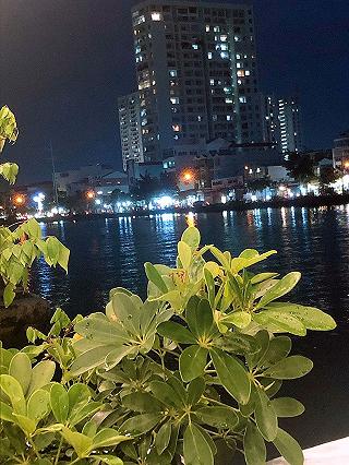 Một chiếc cafe và chỗ hẹn hò lý tưởng view sông 💕🌻 - ảnh 5 mot chiec cafe va cho hen ho ly tuong view song 💕🌻 - anh 5