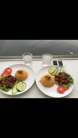 Một chiếc cafe và chỗ hẹn hò lý tưởng view sông 💕🌻 - ảnh 1 mot chiec cafe va cho hen ho ly tuong view song 💕🌻 - anh 1
