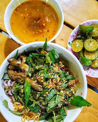 ĐỘC ĐÁO MÓN MÌ SỐT MUỐI ỚT ỐC HẾN BẠCH TUỘT 🔥 - ảnh 2 doc dao mon mi sot muoi ot oc hen bach tuot 🔥 - anh 2