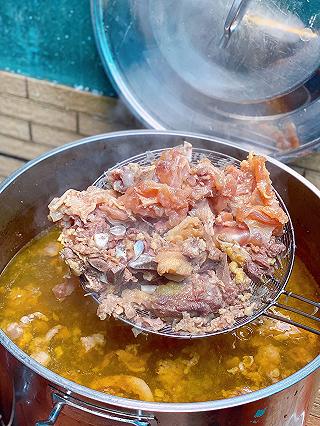 Ai "Đạo bún bò" thì đừng nên bỏ qua BÚN BÒ SƯỜN SỤN có SA TẾ TÓP MỠ thơm cay xé họng - ảnh 1 ai "dao bun bo" thi dung nen bo qua bun bo suon sun co sa te top mo thom cay xe hong - anh 1