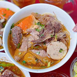 Ai "Đạo bún bò" thì đừng nên bỏ qua BÚN BÒ SƯỜN SỤN có SA TẾ TÓP MỠ thơm cay xé họng - ảnh 2 ai "dao bun bo" thi dung nen bo qua bun bo suon sun co sa te top mo thom cay xe hong - anh 2