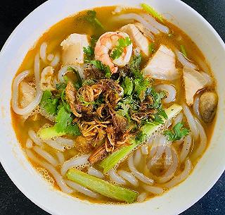 Quán tên là Bánh khọt nhưng có món bánh canh tôm thịt siêu ngon - ảnh 1 quan ten la banh khot nhung co mon banh canh tom thit sieu ngon - anh 1