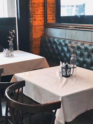 Tiệm cafe máy phim siêu xinh xẻo núp hẻm quận 1 - ảnh 5 tiem cafe may phim sieu xinh xeo nup hem quan 1 - anh 5