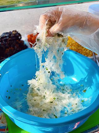 Trời ơi chịu sao nổi BÁNH TRÁNG TRỘN BẮP TÓP MỠ ngon lạ hấp dẫn nhìn thôi đã muốn đổ gục - ảnh 2 troi oi chiu sao noi banh trang tron bap top mo ngon la hap dan nhin thoi da muon do guc - anh 2