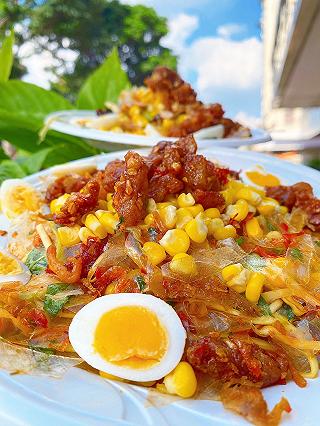 Trời ơi chịu sao nổi BÁNH TRÁNG TRỘN BẮP TÓP MỠ ngon lạ hấp dẫn nhìn thôi đã muốn đổ gục - ảnh 1 troi oi chiu sao noi banh trang tron bap top mo ngon la hap dan nhin thoi da muon do guc - anh 1