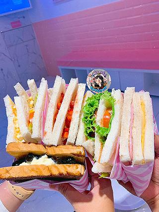LƯU NGAY SANDWICH TRÂN CHÂU ĐƯỜNG ĐEN, SANDWICH DÂU TÂY CỰC CHẤT làm mê đắm mê đuối... 🍞 - ảnh 3 luu ngay sandwich tran chau duong den, sandwich dau tay cuc chat lam me dam me duoi... 🍞 - anh 3