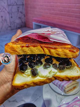LƯU NGAY SANDWICH TRÂN CHÂU ĐƯỜNG ĐEN, SANDWICH DÂU TÂY CỰC CHẤT làm mê đắm mê đuối... 🍞 - ảnh 2 luu ngay sandwich tran chau duong den, sandwich dau tay cuc chat lam me dam me duoi... 🍞 - anh 2